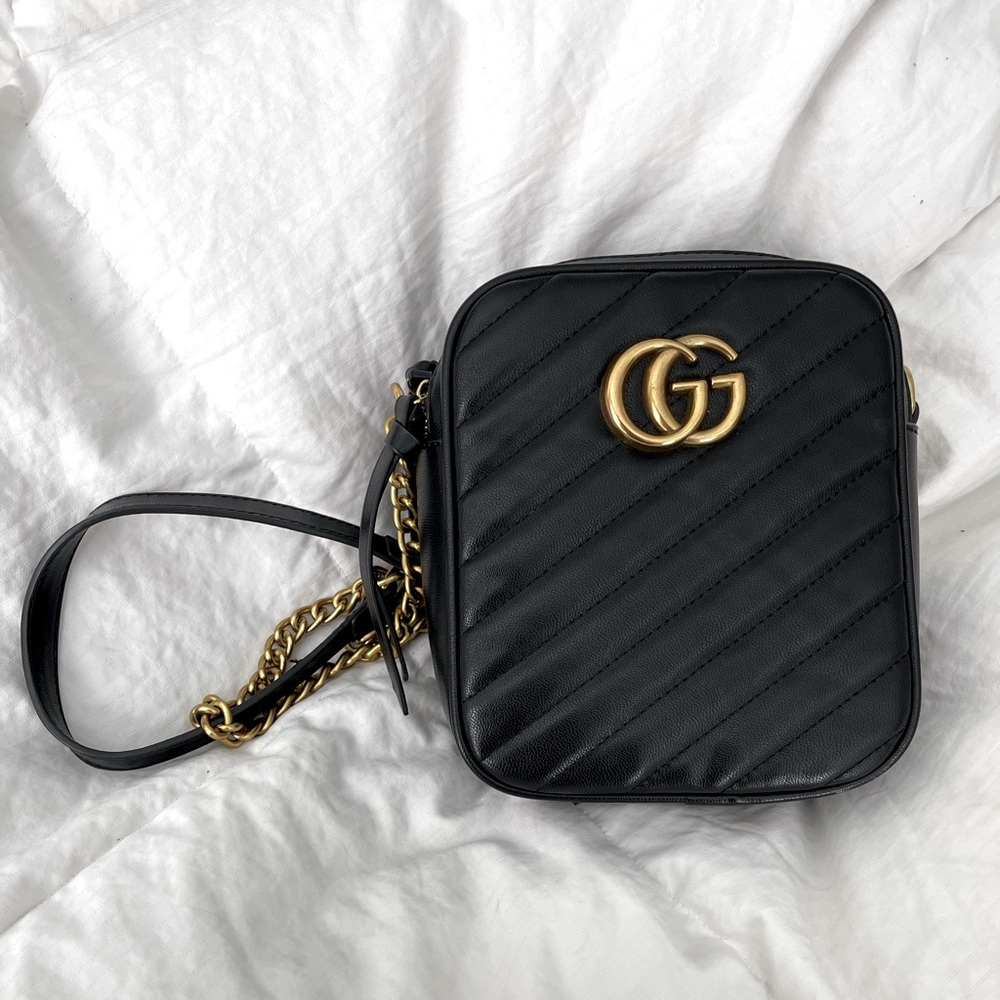 Black crossbody purse